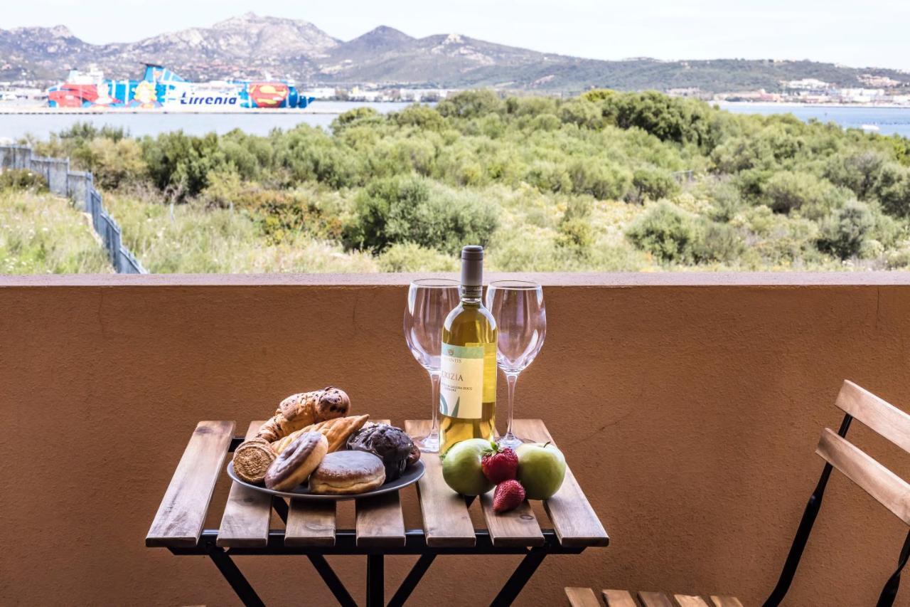 Homey Experience - Navy Sea View Apartments Olbia Dış mekan fotoğraf
